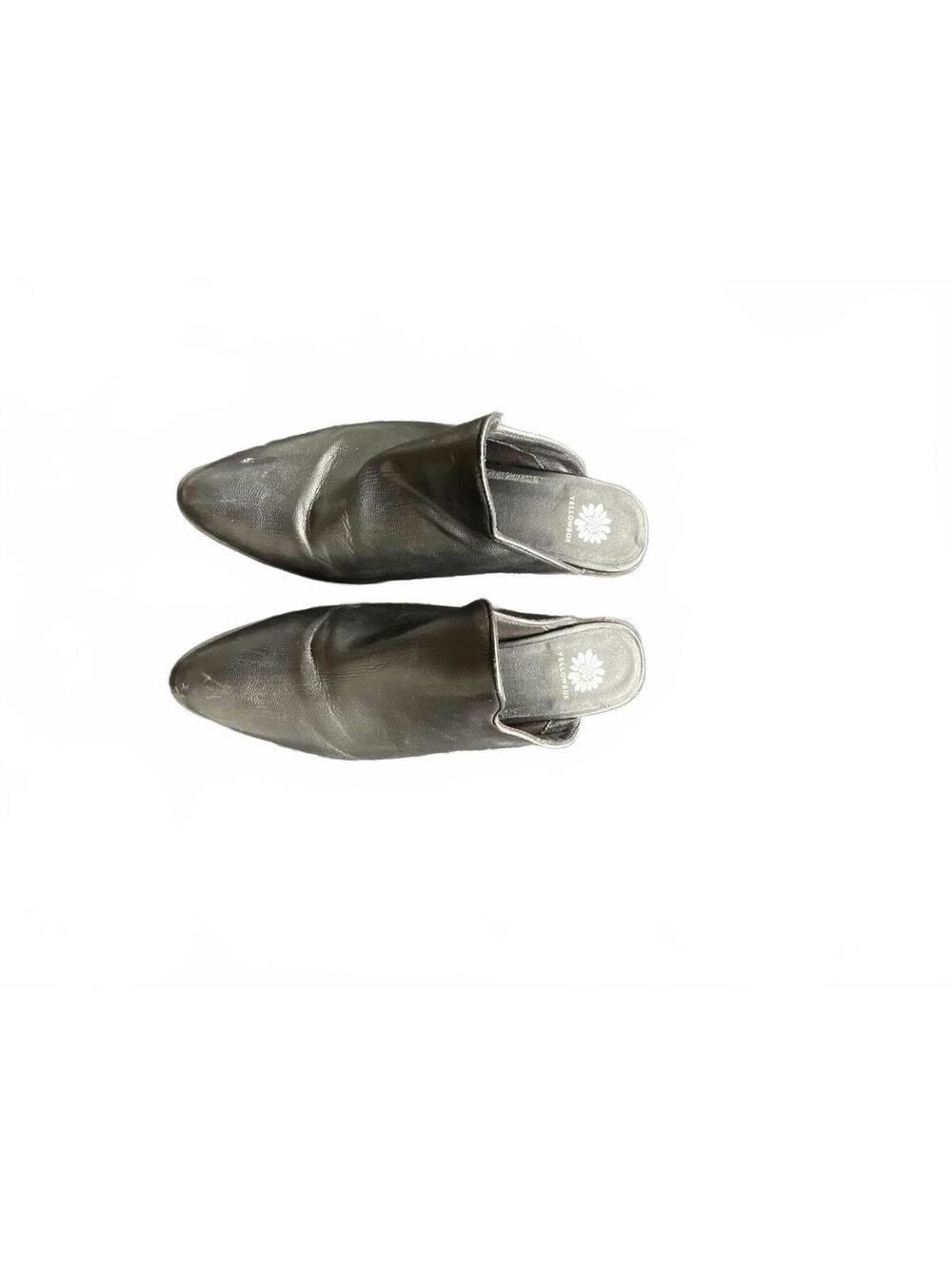 Yellow Box black pointed toe mule shoes